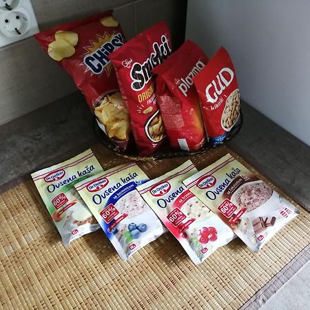 飞机t&T公寓 Surčin 外观 照片